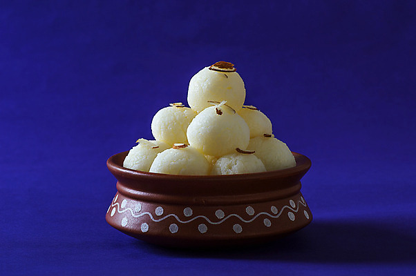 포토 JPG 해외이미지 디저트 사람없음 도자기 원형 사기그릇 인도음식 해외포토 도형 그릇 음식 동양음식 파일형식 이미지허브