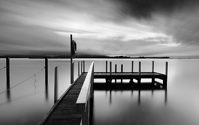 포토 JPG 해외이미지 구름 여행 모션 자연 휴가 흑백 사람없음 물 환경 항구 호주 그림 방파제 수목 해외202004 해외포토 자연요소 공공시설 교통시설 촬영기법 오세아니아 생태계 파일형식 이미지허브