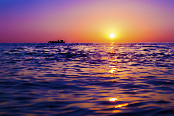 포토 JPG 해외이미지 1 실루엣 바다 분홍색 여행 자연 하늘 휴가 휴식 사람 풍경 사람없음 야외 물 여름 빛 햇빛 태양 반사 평화 맑음 보라색 황혼 일몰 광선 보트 고독 떨어짐 저녁 오브젝트 웨이브 천국 멀리 스카이라인 모터 조지아 수평선 해외202004 해외포토 자연요소 계절 감정 컬러 컨셉 배_교통 날씨 촬영기법 노을 야간 생태계 동유럽 파일형식 이미지허브