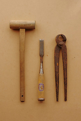 포토 JPG 집게 사람없음 도구 공구 세개 망치 오브젝트 부식 조각칼 나무망치 국내포토 3 칼 파일형식