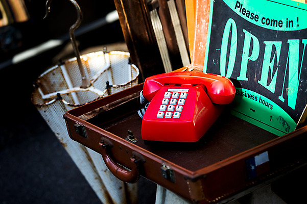 포토 JPG 영어 서류가방 가방 사람없음 빨간색 일본 오픈 유선전화기 부식 기밀가방 오사카 우산꽂이 국내포토 문자 잡화 아시아 컬러 전화기 꽂이 파일형식