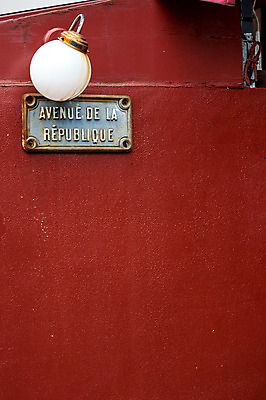 포토 JPG 주간 벽 조명 간판 사람없음 야외 빨간색 일본 도시 표지판 오사카 국내포토 자연요소 아시아 컬러 알림판 파일형식