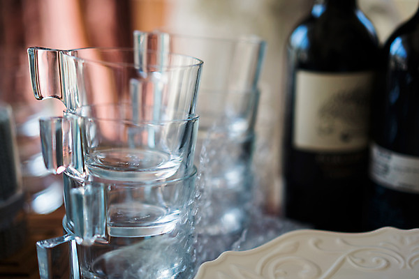 포토 JPG 실내 사람없음 컵 쌓기 투명 와인병 오브젝트 국내포토 식기 모션 병_용기 내부 와인 파일형식