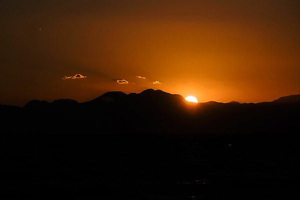 포토 JPG 주간 구름 실루엣 자연 하늘 산 풍경 사람없음 야외 태양 일출 일본 일몰 국내포토 자연요소 아시아 촬영기법 노을 생태계 파일형식