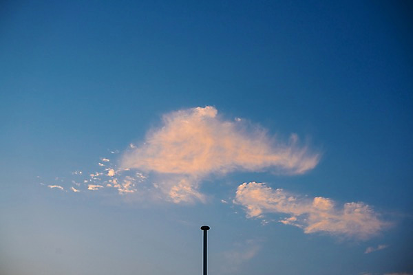 포토 JPG 주간 구름 가로등 자연 하늘 풍경 사람없음 야외 일출 일본 일몰 국내포토 자연요소 공공시설 아시아 노을 생태계 파일형식
