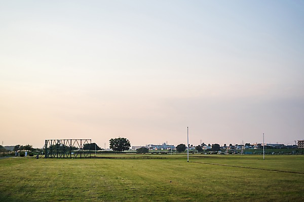 포토 JPG 주간 하늘 풍경 잔디 사람없음 야외 일본 운동장 축구장 국내포토 자연요소 식물 아시아 스포츠시설 공간 파일형식