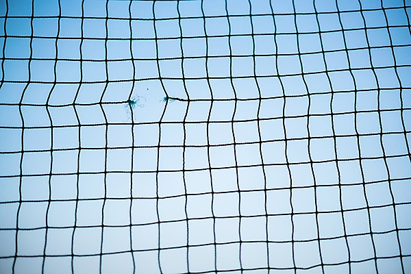 포토 JPG 주간 하늘 사람없음 야외 그물 골대 축구골대 찢어짐 끊어짐 국내포토 자연요소 모션 축구 파일형식