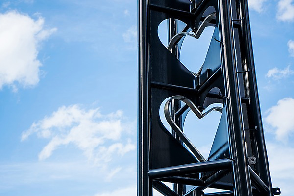 포토 JPG 주간 구름 하늘 사람없음 야외 조형물 탑 일본 하트 도쿄 국내포토 자연요소 모양 건축물 아시아 미술 파일형식