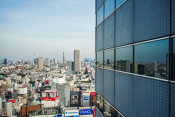 포토 JPG 주간 창문 하늘 풍경 빌딩 사람없음 야외 건물 반사 일본 도시 도쿄 국내포토 자연요소 건축물 아시아 파일형식