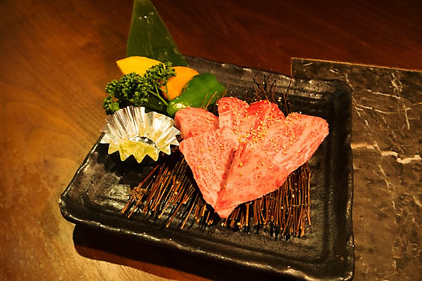 포토 JPG 접시 음식 식탁 육류 사람없음 국내포토 식기 식재료 탁자 파일형식