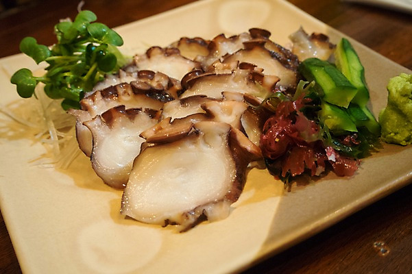 포토 JPG 접시 음식 사람없음 일본 해산물 문어 문어회 일본음식 이에섬 국내포토 식기 아시아 섬 연체동물 수중동물 회 오키나와 파일형식