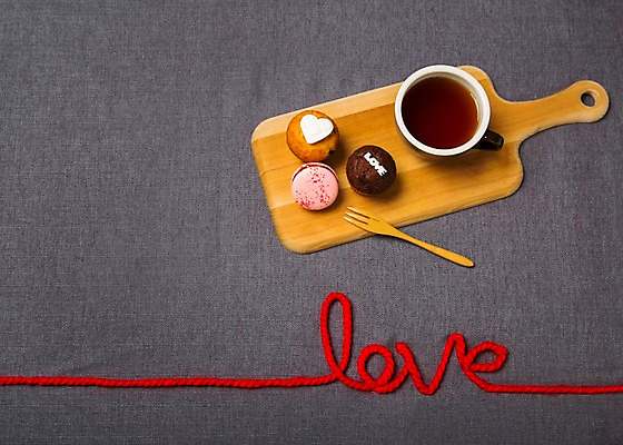 포토 JPG 스튜디오촬영 기념일 커피 백그라운드 포크 화이트데이 디저트 도마 발렌타인데이 사랑 사람없음 끈 커피잔 머핀 파스텔톤 국내포토 식기 감정 음료 음식 빵 컬러 데이이벤트 주방용품 잔 실내 이벤트 파일형식