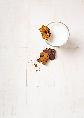 포토 JPG 스튜디오촬영 기념일 백그라운드 화이트데이 디저트 발렌타인데이 사람없음 쿠키 우유 국내포토 음식 데이이벤트 유제품 실내 이벤트 파일형식