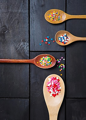 포토 JPG 스튜디오촬영 기념일 별 백그라운드 화이트데이 디저트 발렌타인데이 사탕 사람없음 숟가락 하트 별사탕 국내포토 자연요소 모양 음식 데이이벤트 수저 실내 이벤트 파일형식