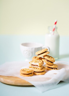 포토 JPG 스튜디오촬영 기념일 백그라운드 화이트데이 디저트 발렌타인데이 사람없음 아웃포커스 쿠키 과자 파스텔톤 국내포토 음식 컬러 데이이벤트 촬영기법 실내 이벤트 파일형식