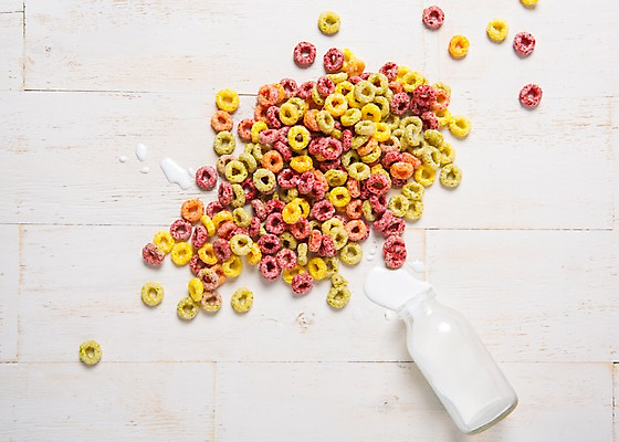 포토 JPG 스튜디오촬영 기념일 백그라운드 화이트데이 디저트 발렌타인데이 사람없음 우유 우유병 시리얼 파스텔톤 국내포토 음식 컬러 데이이벤트 병_용기 유제품 실내 이벤트 파일형식