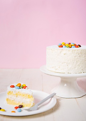 포토 JPG 스튜디오촬영 접시 기념일 백그라운드 포크 화이트데이 디저트 발렌타인데이 사람없음 케이크 초콜릿 파스텔톤 국내포토 식기 음식 컬러 데이이벤트 실내 이벤트 파일형식