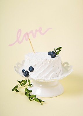 포토 JPG 스튜디오촬영 기념일 백그라운드 화이트데이 디저트 발렌타인데이 사람없음 케이크 블루베리 파스텔톤 국내포토 음식 컬러 과일 데이이벤트 실내 이벤트 파일형식