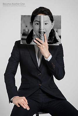 PSD 편집이미지 여자 어린이 컨셉 한명 들기 정장 상반신 성인 책 디지털합성 합성 성인여자한명만 이미지편집 1 옷 모션 사람 여자한명만 성인여자만 파일형식