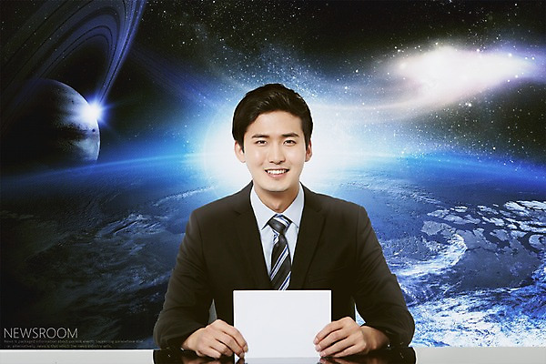 PSD 편집이미지 남자 지구 실내 한명 미소 들기 정장 상반신 20대 성인 앞모습 우주 행성 한국인 뉴스 아나운서 디지털합성 은하 대본 디지털아트 청년남자한명만 성인남자한명만 뉴스룸 이미지편집 직업 1 옷 뷰포인트 모션 표정 사람 동양인 청년 내부 남자한명만 성인남자만 청년남자만 파일형식