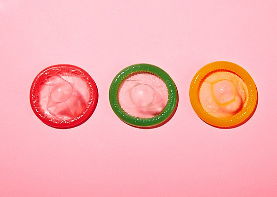 포토 JPG 분홍색 사람없음 빨간색 초록색 노란색 세개 팝아트 콘돔 피임기구 국내포토 컬러 3 그림 피임 파일형식