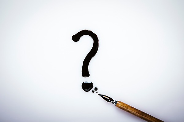 포토 JPG 스튜디오촬영 문자 영어 백그라운드 텍스트 잉크 사람없음 단어 물음표 펜촉 국내포토 기호 실내 펜 파일형식