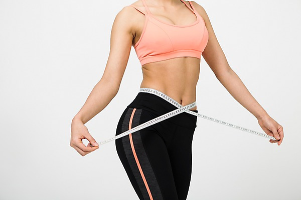 포토 JPG 스튜디오촬영 여자 다이어트 실내 줄자 한명 서기 상반신 20대 성인 옆모습 운동복 한국인 흰배경 허리둘레 감싸기 허리측정 국내포토 1 옷 뷰포인트 백그라운드 모션 자 건강 사람 동양인 청년 내부 흰색 둘레 측정 파일형식