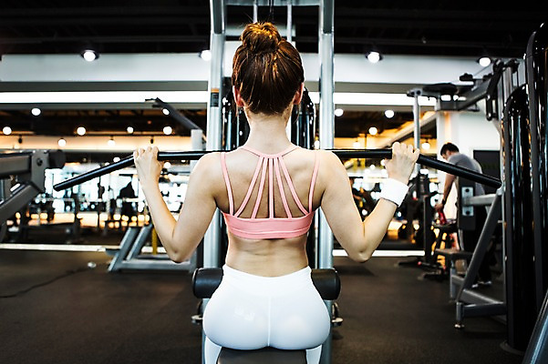 포토 JPG 여자 실내 한명 앉기 상반신 20대 성인 뒷모습 운동복 운동 헬스 한국인 목표 팔운동 열정 청년여자한명만 성인여자한명만 국내포토 1 옷 감정 뷰포인트 컨셉 모션 건강 사람 동양인 청년 내부 여자한명만 성인여자만 청년여자만 파일형식