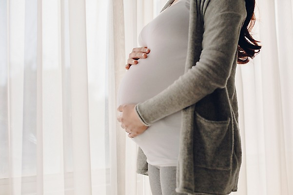 포토 JPG 여자 여유 실내 한명 서기 상반신 20대 성인 옆모습 임산부 임신 한국인 커튼 편안함 창가 태교 국내포토 1 감정 뷰포인트 창문 모션 사람 동양인 청년 내부 감각 파일형식