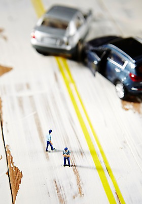 포토 JPG 스튜디오촬영 도로 자동차 근접촬영 사람없음 모형 미니어처 경찰 중앙선 자동차사고 접촉사고 차사고 국내포토 직업 길 육상교통 뷰포인트 교통시설 실내 교통사고 사건 파일형식