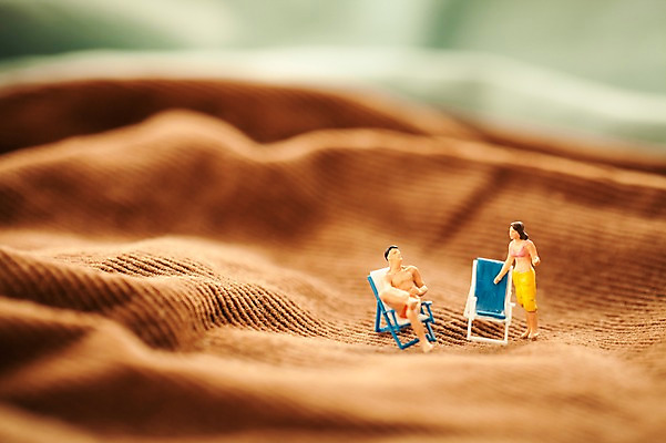 포토 JPG 스튜디오촬영 수영복 휴가 근접촬영 해변 사람없음 모형 미니어처 선탠 야외의자 국내포토 옷 바다 뷰포인트 의자 실내 파일형식