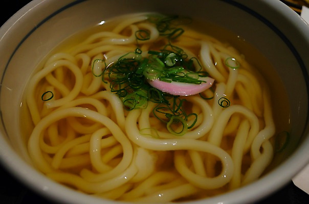 포토 JPG 그릇 음식 실내 사람없음 일본 어묵 우동 쪽파 일본음식 국내포토 식기 아시아 내부 면류 파 파일형식