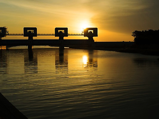 포토 JPG 주간 풍경 사람없음 야외 강 태양 노을 일본 수문 국내포토 자연요소 아시아 파일형식