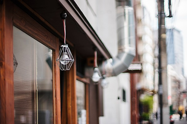 포토 JPG 주간 전구 거리 풍경 사람없음 야외 일본 환기구 국내포토 자연요소 아시아 환풍기 파일형식