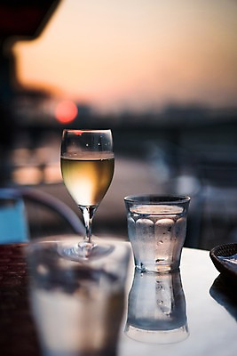 포토 JPG 주간 풍경 사람없음 야외 아웃포커스 컵 노을 일본 물컵 국내포토 자연요소 식기 아시아 촬영기법 파일형식