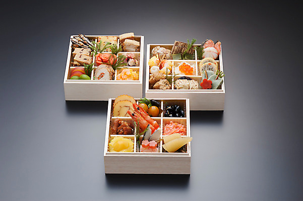 포토 JPG 음식 새우 실내 돼지고기 사람없음 세개 문어 계란말이 검은콩 곤약 멸치 연어알 청어알 콩조림 일본음식 오세치 국내포토 콩 연체동물 육류 3 갑각류 어류 내부 알 수중동물 계란요리 조림 파일형식