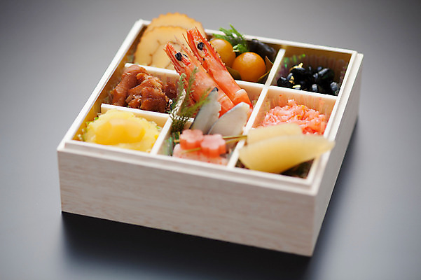 포토 JPG 음식 새우 실내 사람없음 한개 계란말이 검은콩 청어알 콩조림 일본음식 오세치 국내포토 1 콩 갑각류 내부 알 계란요리 조림 파일형식