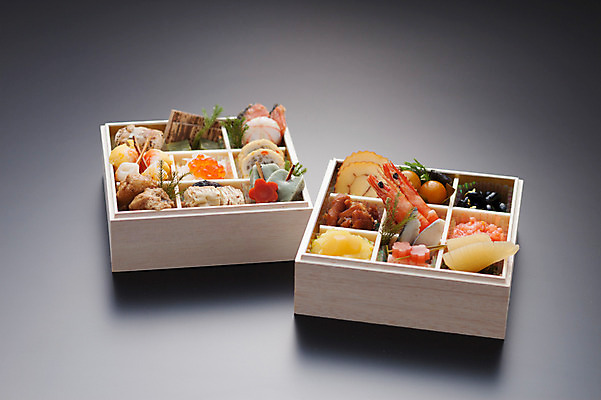 포토 JPG 음식 새우 실내 사람없음 두개 계란말이 검은콩 곤약 연어알 청어알 콩조림 일본음식 오세치 국내포토 2 콩 갑각류 내부 알 계란요리 조림 파일형식