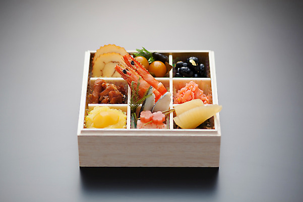 포토 JPG 음식 새우 실내 사람없음 한개 계란말이 검은콩 청어알 콩조림 일본음식 오세치 국내포토 1 콩 갑각류 내부 알 계란요리 조림 파일형식