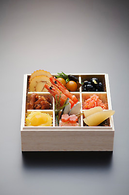 포토 JPG 음식 새우 실내 사람없음 한개 계란말이 검은콩 청어알 콩조림 일본음식 오세치 국내포토 1 콩 갑각류 내부 알 계란요리 조림 파일형식