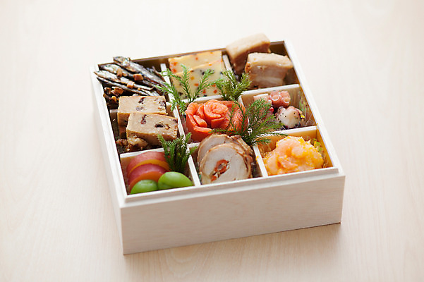 포토 JPG 음식 실내 돼지고기 사람없음 목재 한개 문어 멸치 일본음식 오세치 국내포토 나무 1 재료 연체동물 육류 어류 내부 수중동물 파일형식