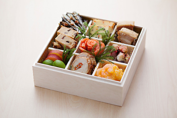 포토 JPG 음식 실내 돼지고기 사람없음 목재 한개 문어 멸치 일본음식 오세치 국내포토 나무 1 재료 연체동물 육류 어류 내부 수중동물 파일형식