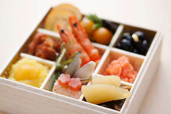 포토 JPG 음식 새우 실내 근접촬영 사람없음 아웃포커스 한개 계란말이 검은콩 청어알 콩조림 일본음식 오세치 국내포토 1 뷰포인트 콩 촬영기법 갑각류 내부 알 계란요리 조림 파일형식