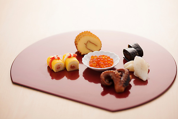 포토 JPG 음식 실내 사람없음 문어 계란말이 연어알 일본음식 오세치 국내포토 연체동물 내부 알 수중동물 계란요리 파일형식