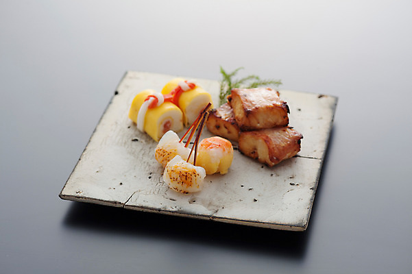 포토 JPG 접시 음식 새우 실내 돼지고기 사람없음 일본음식 오세치 국내포토 식기 육류 갑각류 내부 파일형식