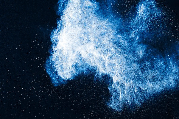 포토 JPG 스튜디오촬영 검은배경 실내 순간포착 사람없음 파란색 폭발 가루 분해 국내포토 컬러 백그라운드 촬영기법 내부 검은색 파일형식