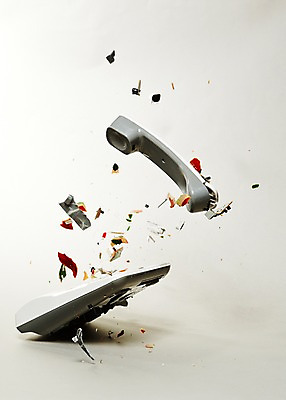 포토 JPG 스튜디오촬영 생활용품 실내 순간포착 사람없음 손상 유선전화기 오브젝트 산산조각 국내포토 컨셉 촬영기법 내부 전화기 파일형식