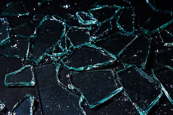 포토 JPG 스튜디오촬영 유리 실내 사람없음 손상 투명 오브젝트 산산조각 국내포토 컨셉 재질 내부 파일형식