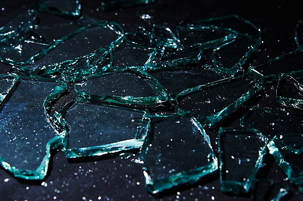 포토 JPG 스튜디오촬영 유리 실내 사람없음 손상 투명 오브젝트 산산조각 국내포토 컨셉 재질 내부 파일형식