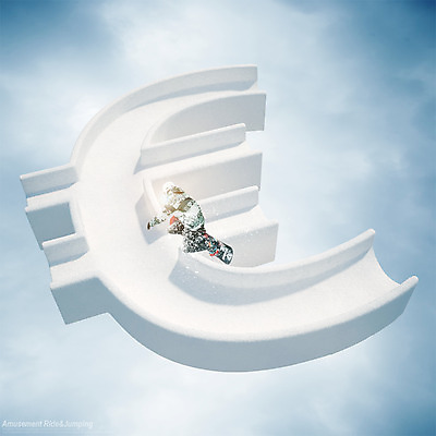 PSD 구름 편집 편집이미지 남자 겨울스포츠 한명 성인 경제 유로 눈 스노우보드 화폐기호 디지털합성 합성 디지털아트 이미지편집 자연요소 1 기호 스포츠 돈 날씨 사람 보드_스포츠 화폐 파일형식